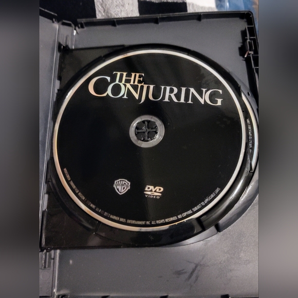 The Conjuring Movie Collectors Movie Set on DVD.  EUC 3 Disc Set - Picture 2 of 7